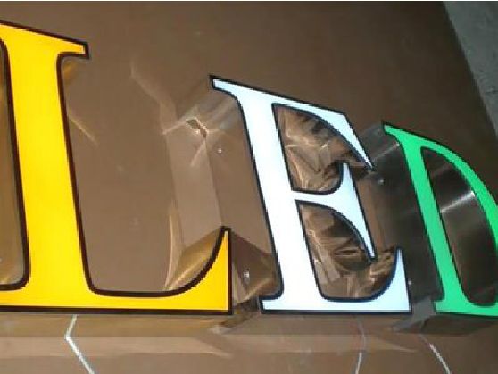 肥东介绍LED招牌的基础知识。